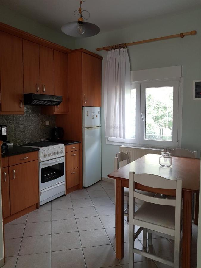 Hillside View Home กาโต ลูตรากี ภายนอก รูปภาพ