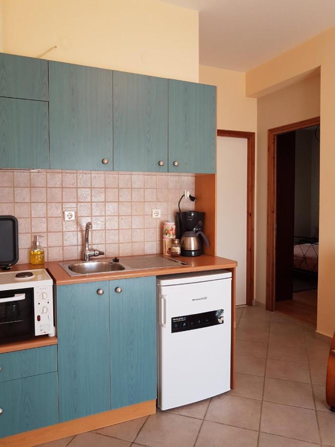 Hillside View Home กาโต ลูตรากี ภายนอก รูปภาพ