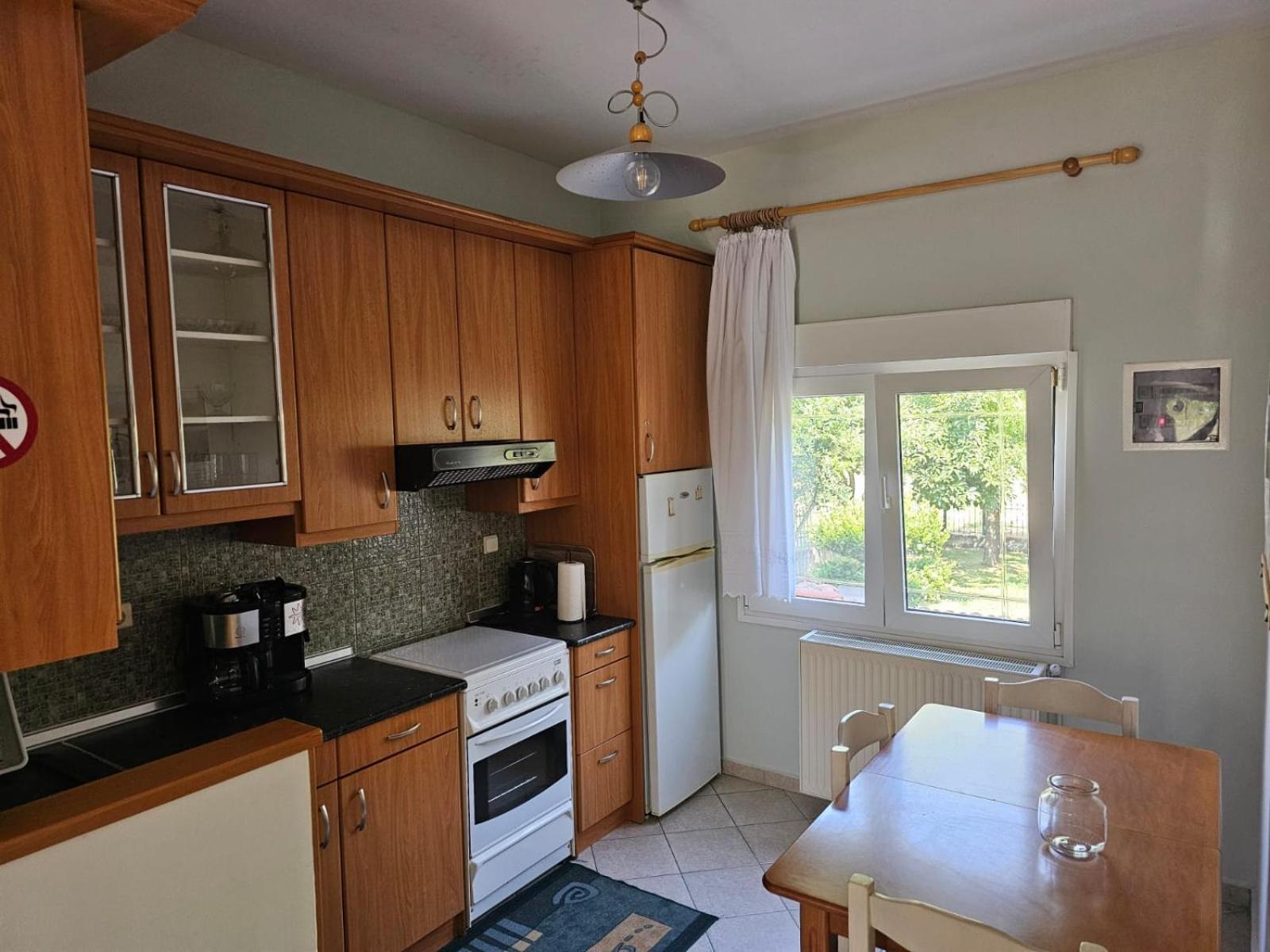 Hillside View Home กาโต ลูตรากี ภายนอก รูปภาพ