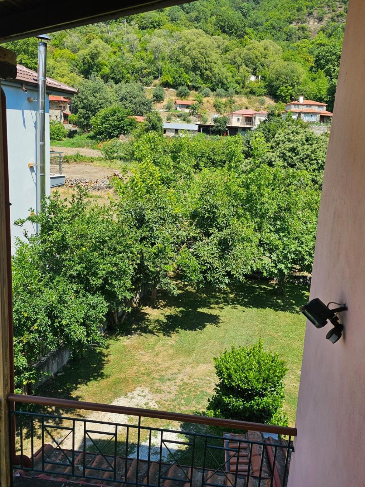 Hillside View Home กาโต ลูตรากี ภายนอก รูปภาพ